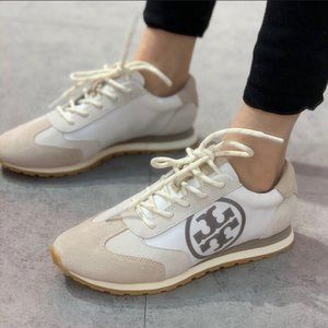 Tory Burch Annie Sneakers Tan/ white / Cream Nylon runner sz 7.5